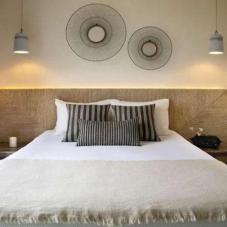 Lora Pearl Villa