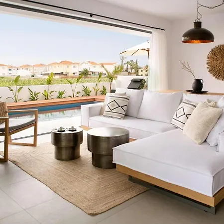Lora Pearl Villa Protaras