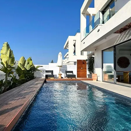 Villa Lora Pearl *